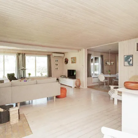 度假居 5 Person In Frederiksvaerk-by Traum